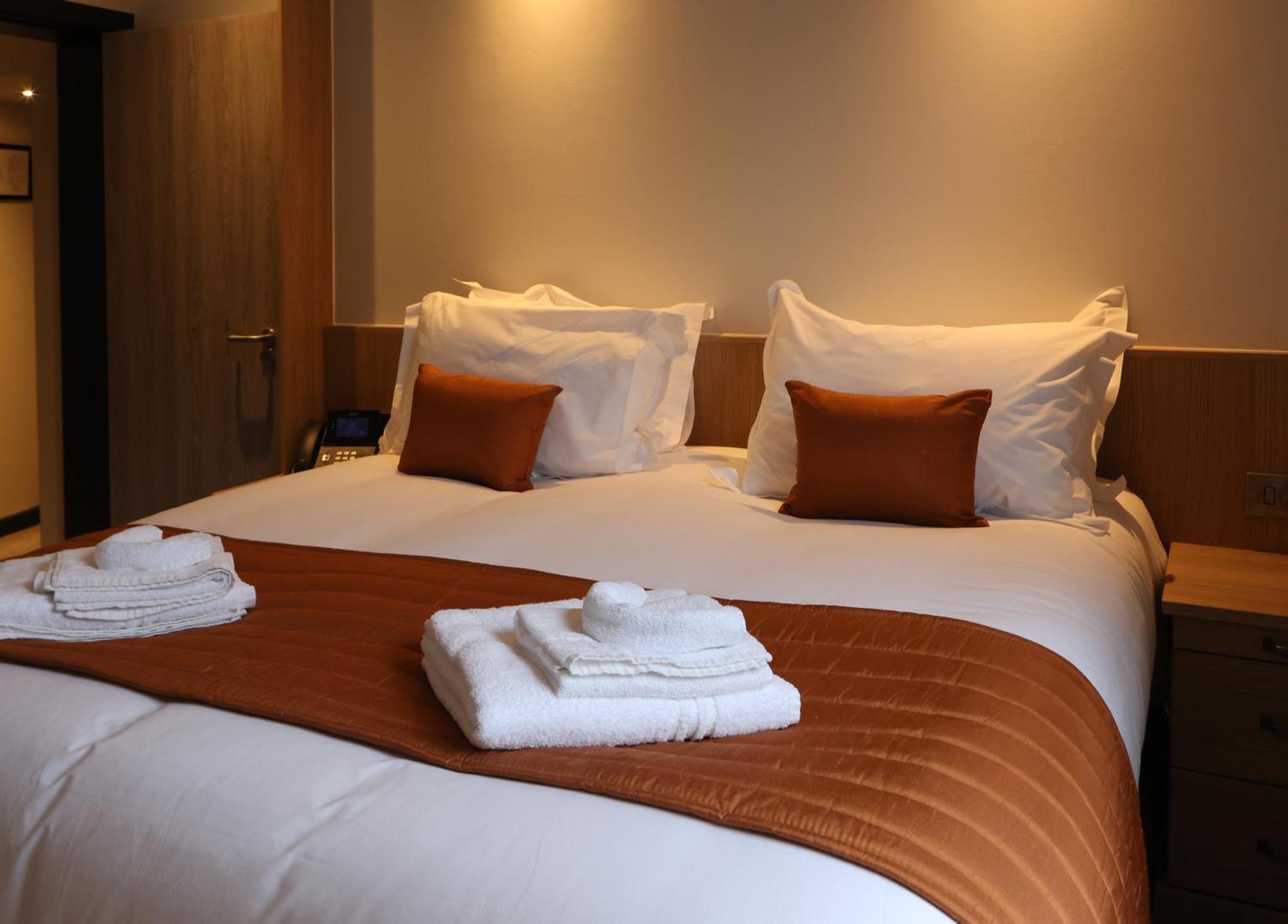 The Teifi Waterside Hotel Cardigan Habitación foto